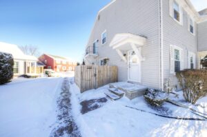 23528Woodshire48