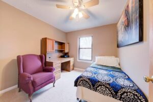 2824Roundtree13