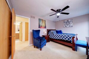 2824Roundtree16